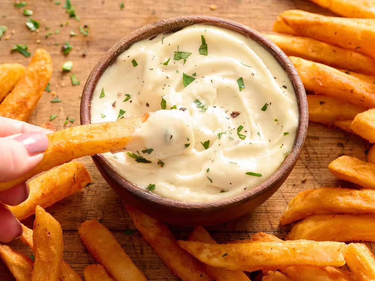 Homemade Garlic Aioli Made From Scratch in 5 Minutes