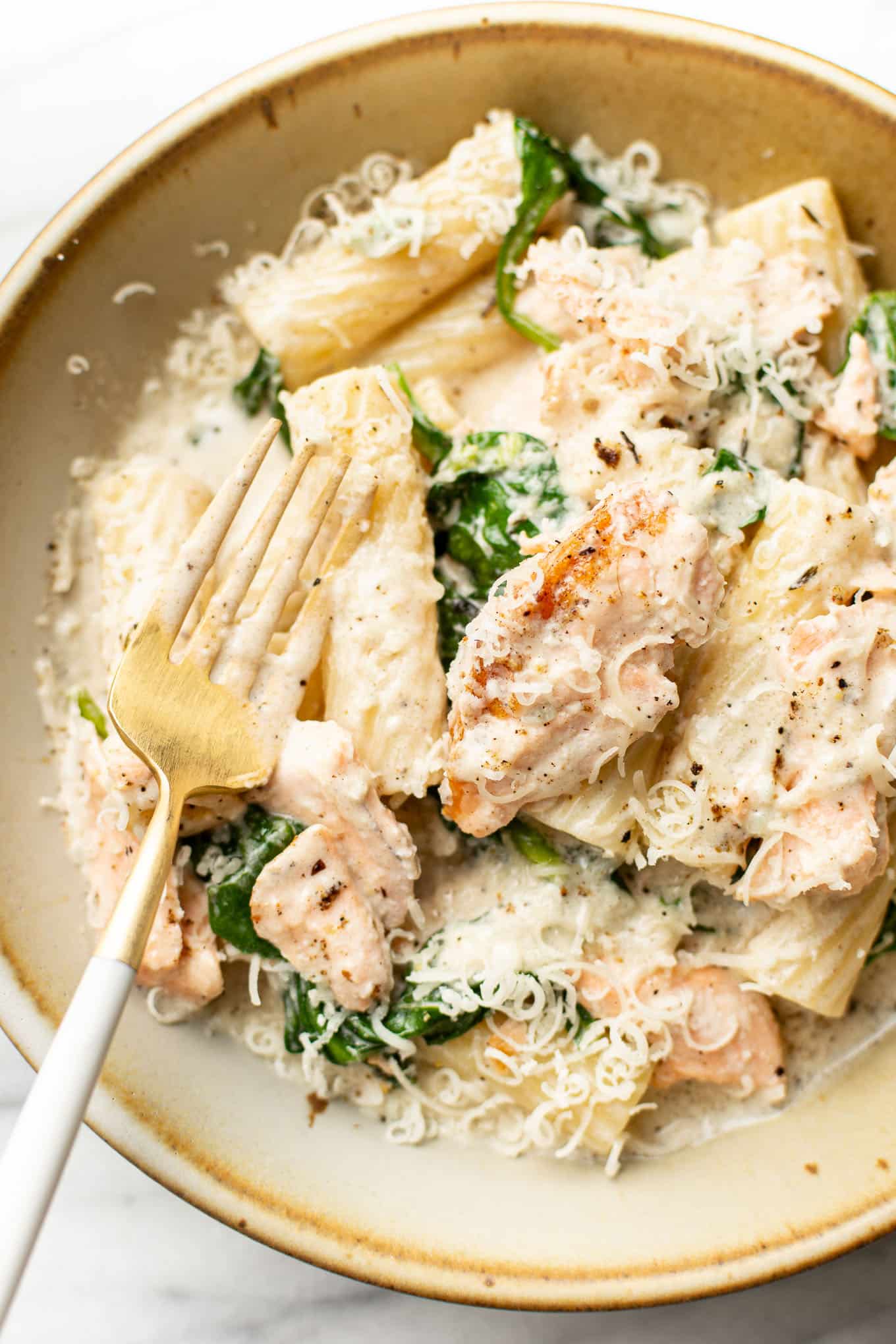 Lemon Spinach Salmon Pasta with White Wine Cream Sauce